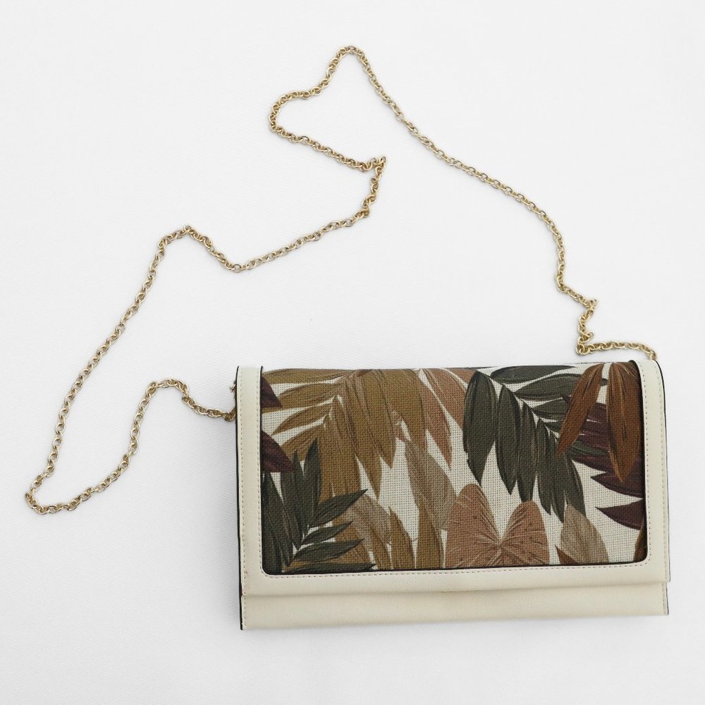INC International Concepts Ivory Snap Purse